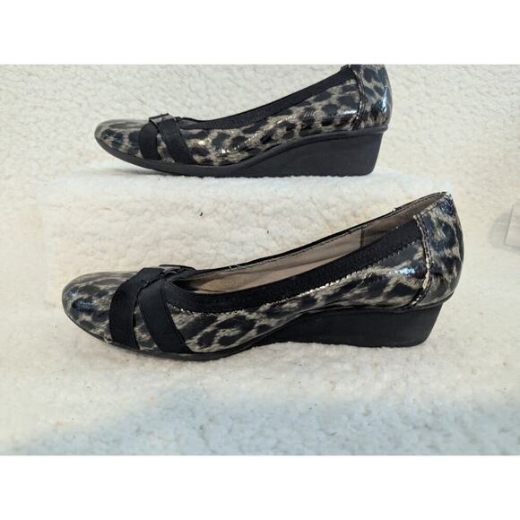 Anne Klein Black & Gray Animal Print Heeled Flats 6.5 - Picture 2 of 10